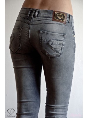 Blugi de culoare deschisă