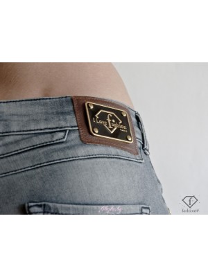 Blugi de culoare deschisă